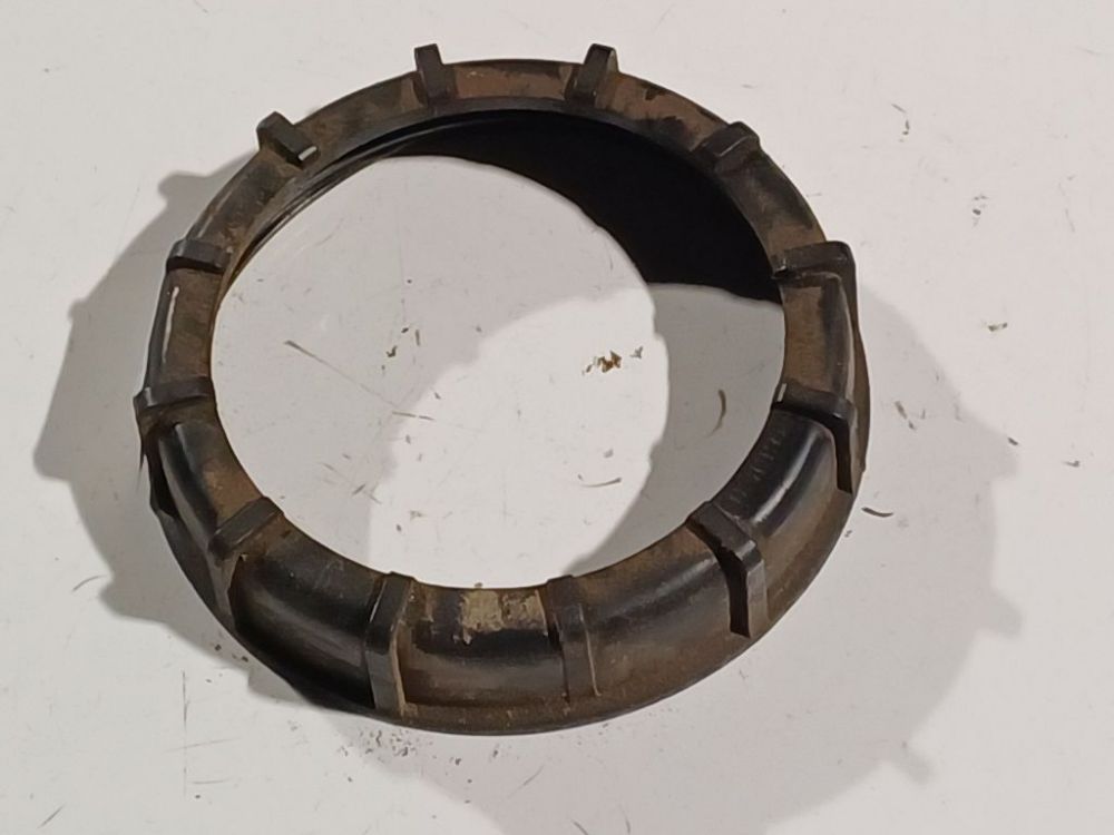 321201375A Volkswagen Golf 2001 Pierścień Mocujący Pompy Paliwa