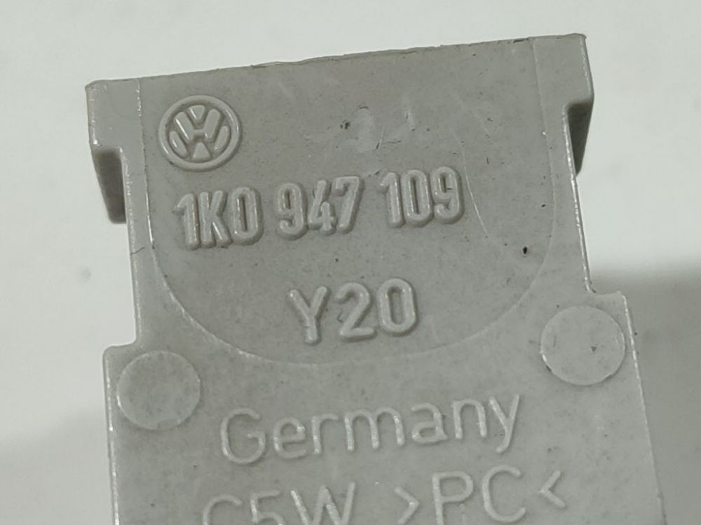 1K0947109 Audi A4 2000 Salono lemputė - Thumbnail 4