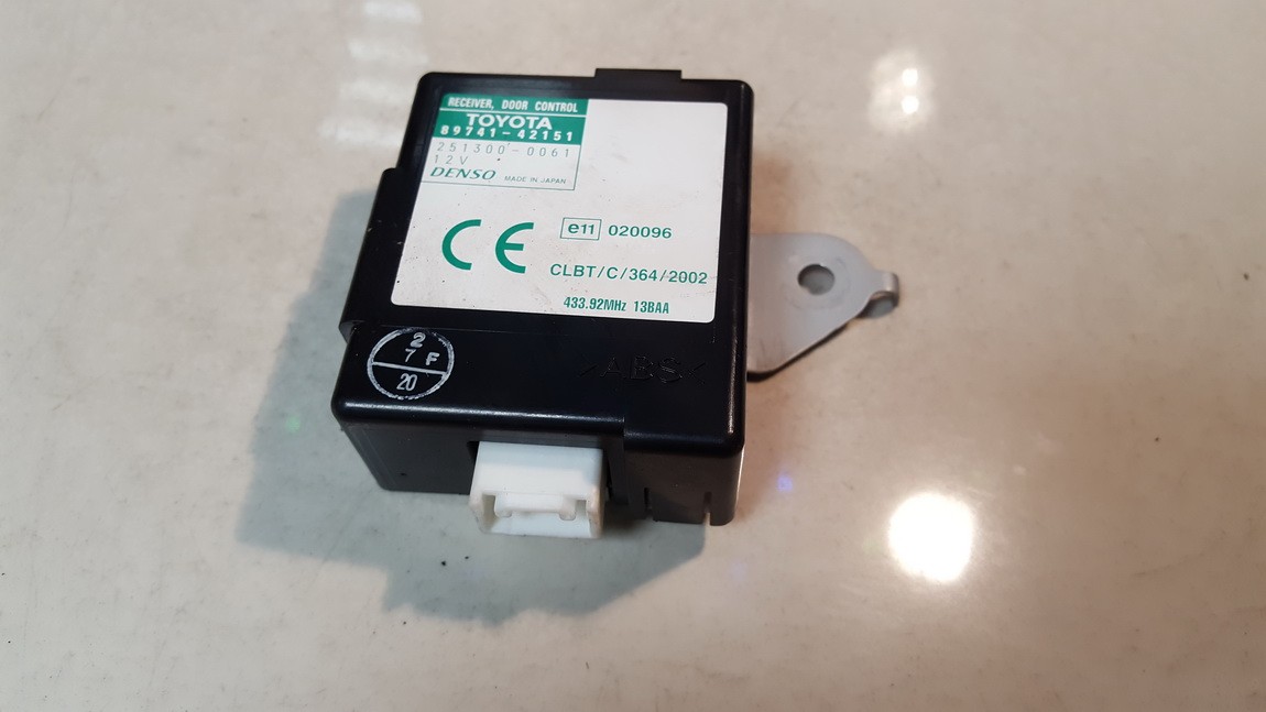 8974142151 Toyota RAV-4 2004 Door control relay (DOOR CONTROL UNIT MODULE ECU )