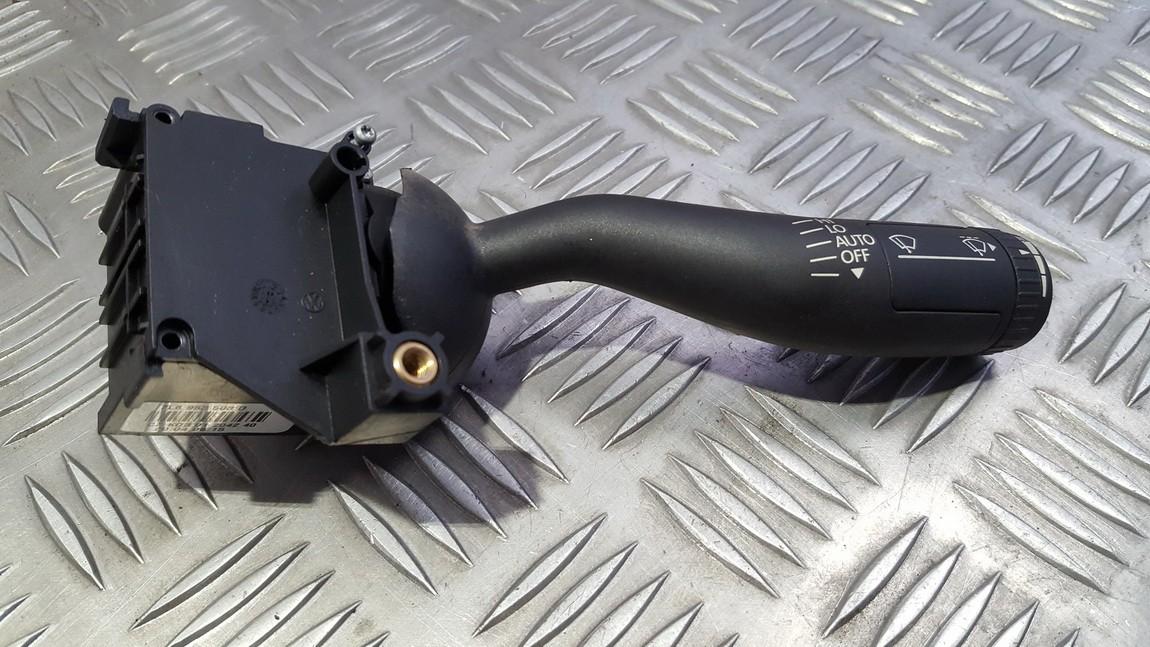 7L6953503D Volkswagen Touareg 2009 Pyyhkijän vipu