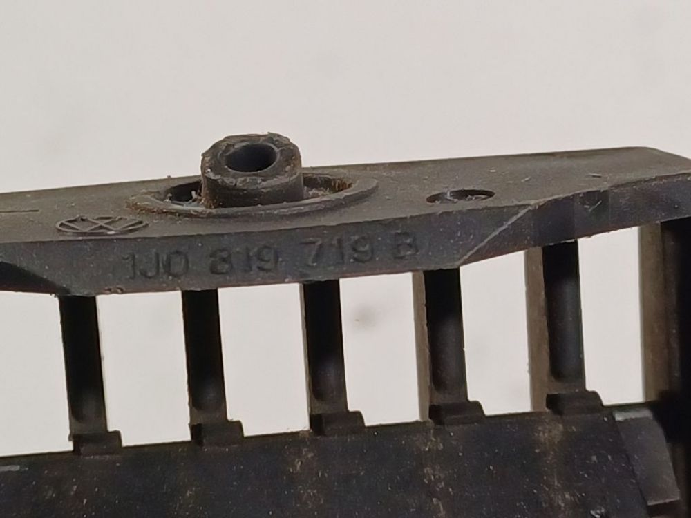 1J0819719B Volkswagen Golf 2001 Dash Vent (Air Vent Grille) - Thumbnail 4