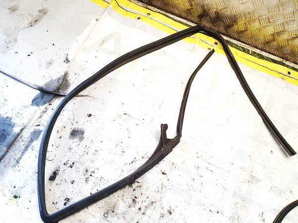 6815100010 Toyota Yaris 2002 Duru Guma P.K.