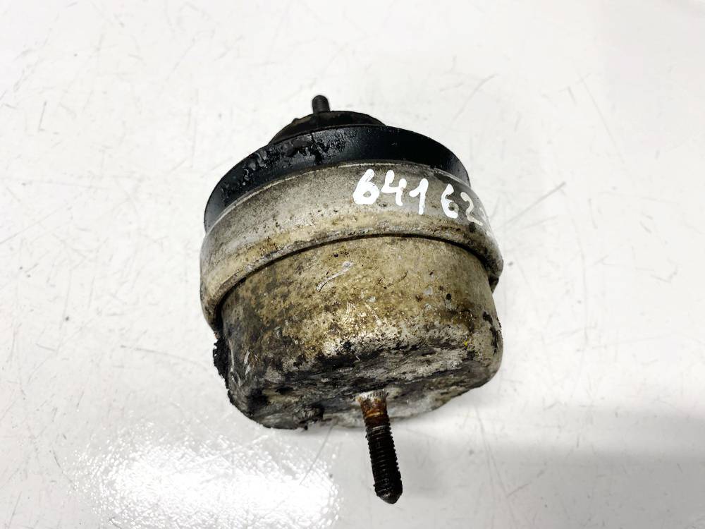 8D0199392L Volkswagen Passat 1999 Engine Mounting and Transmission Mount (Engine support)