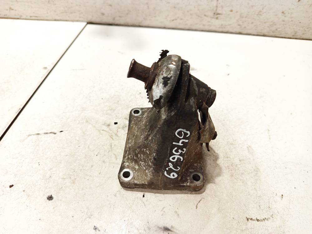 Mercedes-Benz E-CLASS 1996 Engine Mount Bracket and Gearbox Mount Bracket