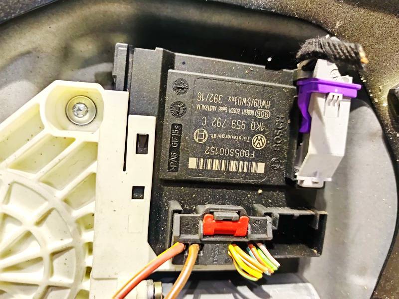 1K0959702E Volkswagen Golf 2004 Моторчик стеклоподъемника - передний правый - Thumbnail 3