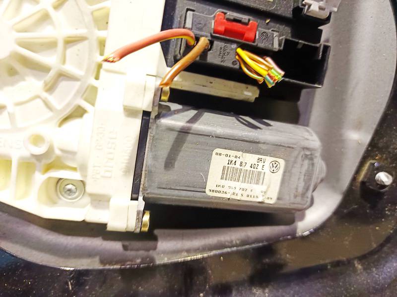 1K0959702E Volkswagen Golf 2004 Моторчик стеклоподъемника - передний правый - Thumbnail 2