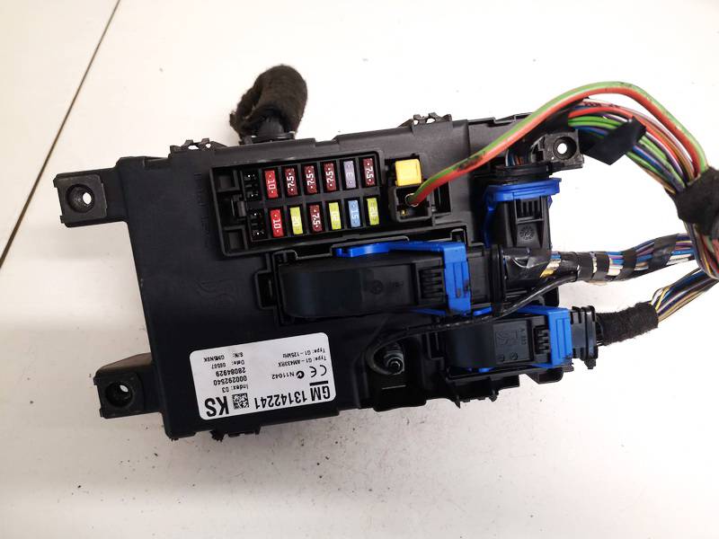 13142241 Opel Corsa 2007 Fuse box