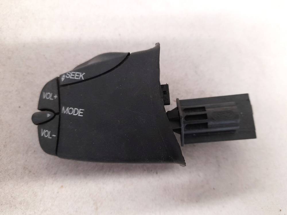 98AB14K147AC Ford Mondeo 2001 Radio control switch (Switch radio Control)