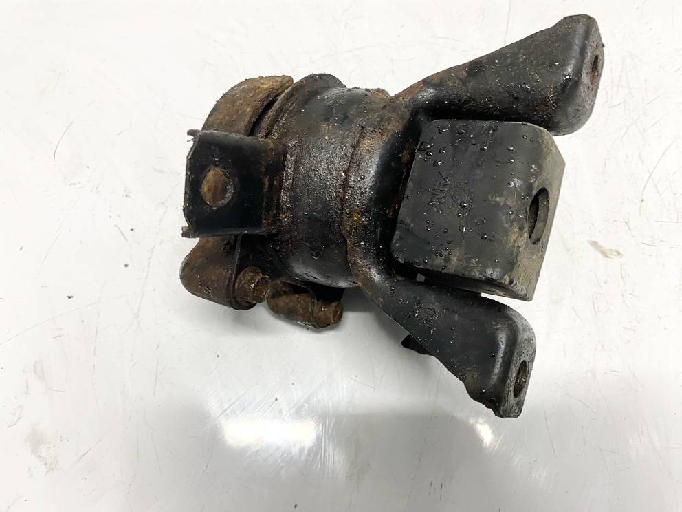 Mitsubishi Grandis 2005 Moottorin moottorituki