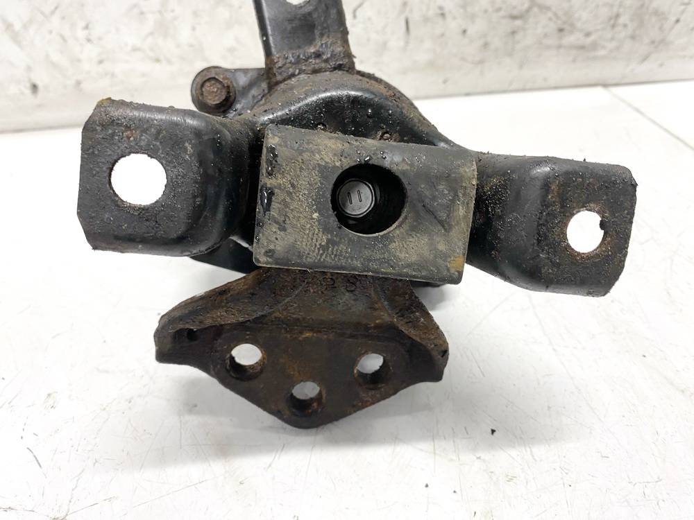 Mitsubishi Grandis 2005 Moottorin moottorituki - Thumbnail 3