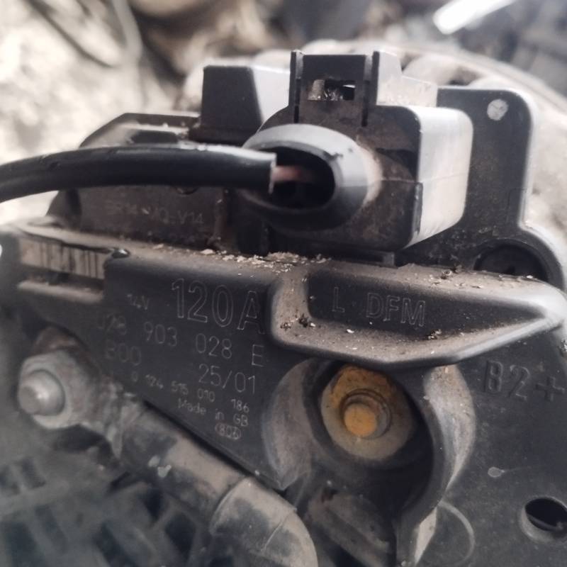 028903028E Volkswagen Polo 2001 Alternator - Thumbnail 2