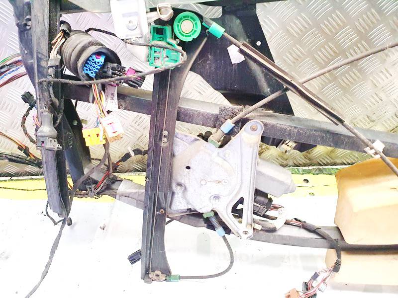 8D0837397C Audi A4 1996 Podnośnik szyby drzwi - PRZEDNIE LEWE