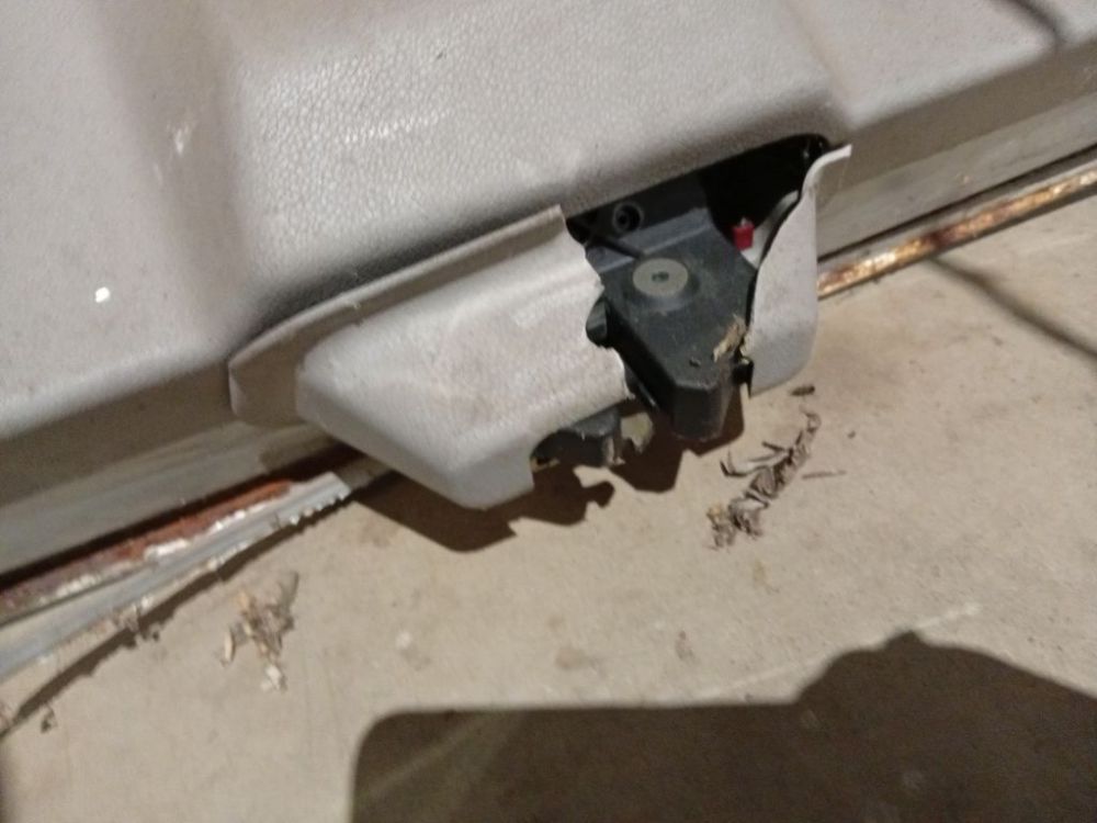 Ford Mondeo 2002 Trunk Lid Lock Latch - REAR - Thumbnail 3