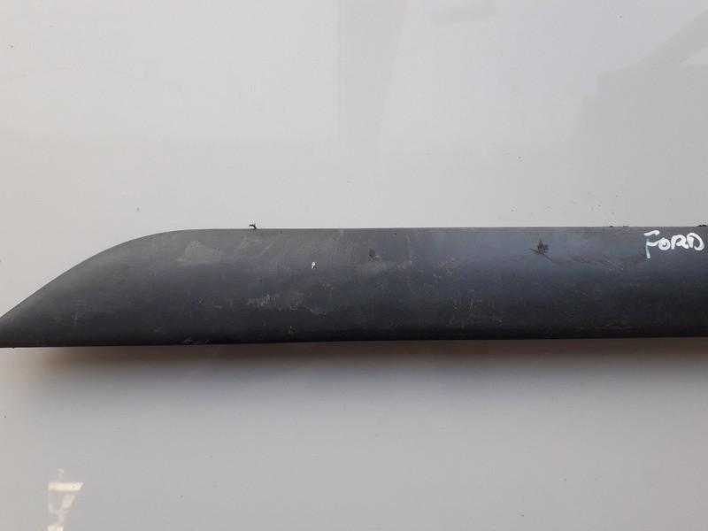 98ABF25533 Ford Focus 1999 arrière gauche garniture porte de moulage