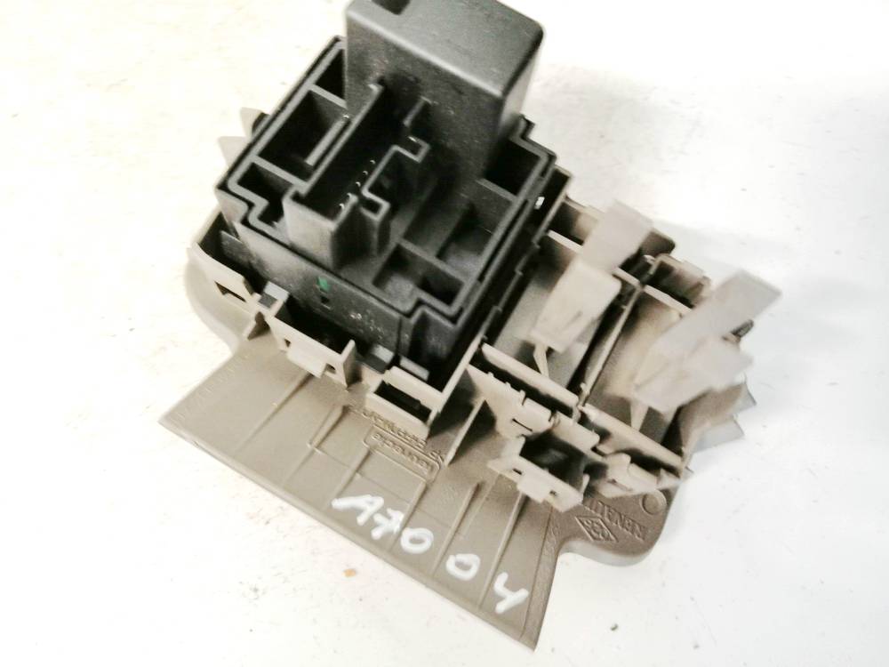 88020005 Renault Scenic 2004 Headlight Range Control Light Controller Lighting - Thumbnail 3