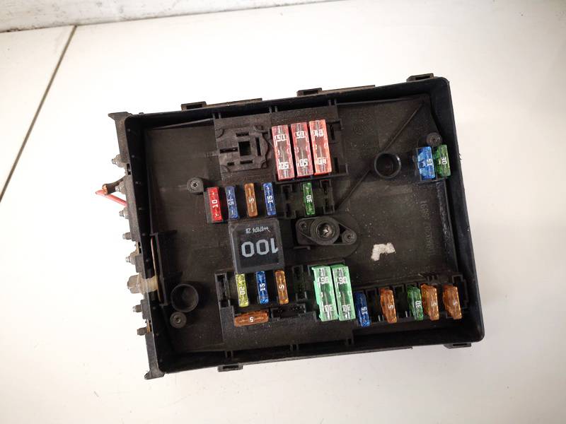 1K0937125A Volkswagen Golf 2007 Fuse box