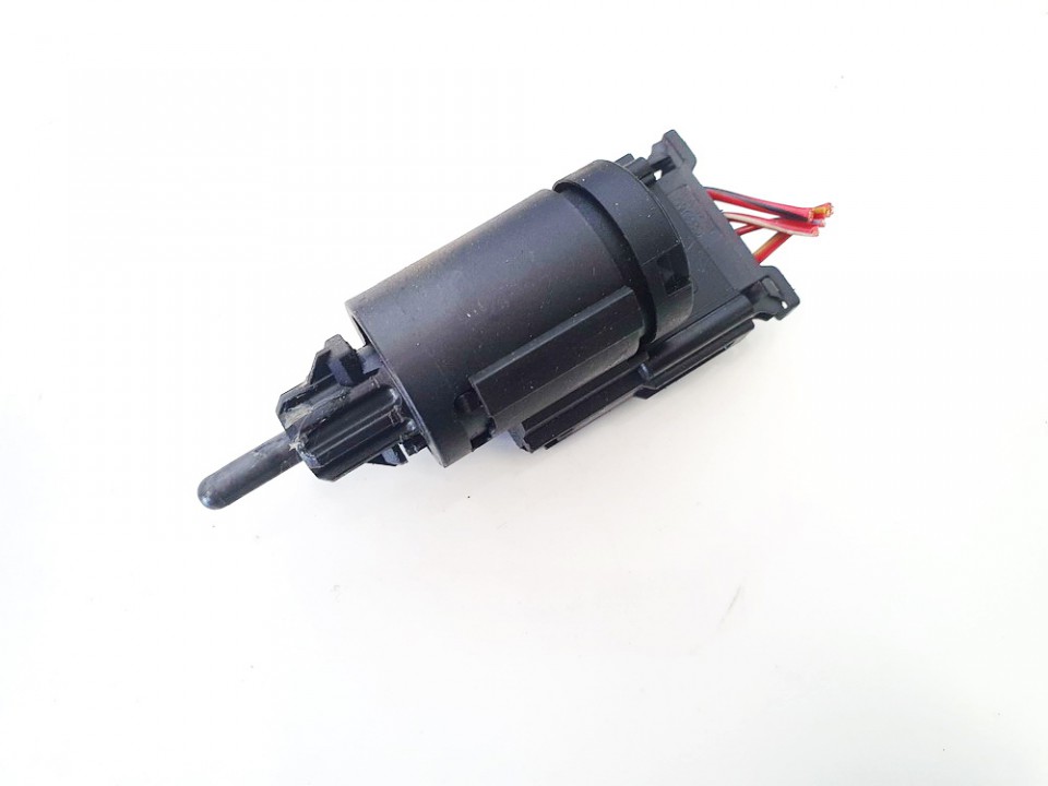 3B0945511C Skoda Superb 2006 Датчик включения стоп-сигнала