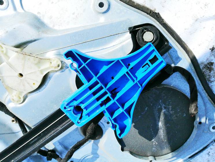 102924 Volkswagen Bora 1999 Durvju loga pacēlājs - PRIEKŠA PA KREISI - Thumbnail 2