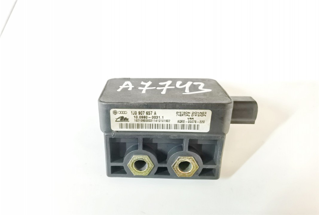 8N1907637A Audi TT 1998 Esp Accelerator Sensor (ESP Control Unit) - Thumbnail 2
