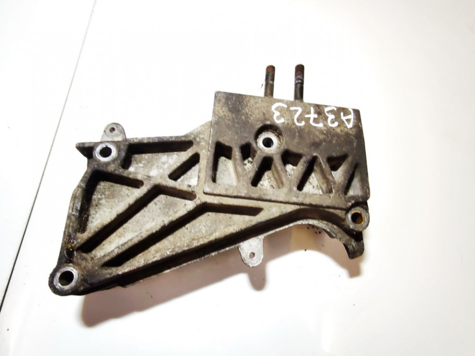 Hyundai Elantra 2001 Engine Mount Bracket and Gearbox Mount Bracket - Thumbnail 2