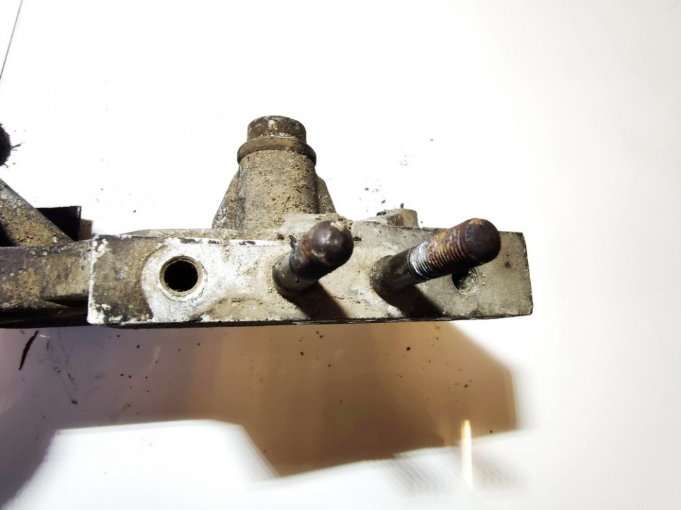 Hyundai Elantra 2001 Engine Mount Bracket and Gearbox Mount Bracket - Thumbnail 3