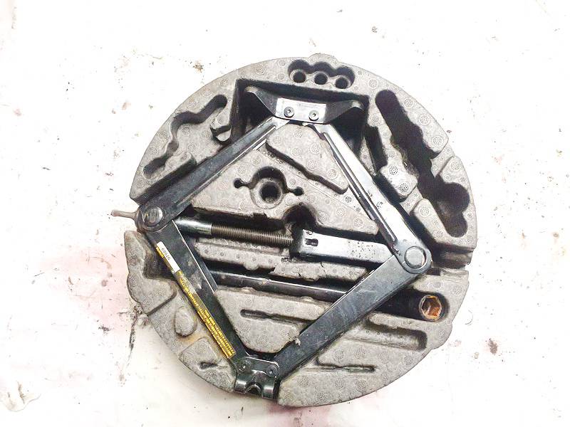 13162851 Opel Vectra 2005 Tool kit