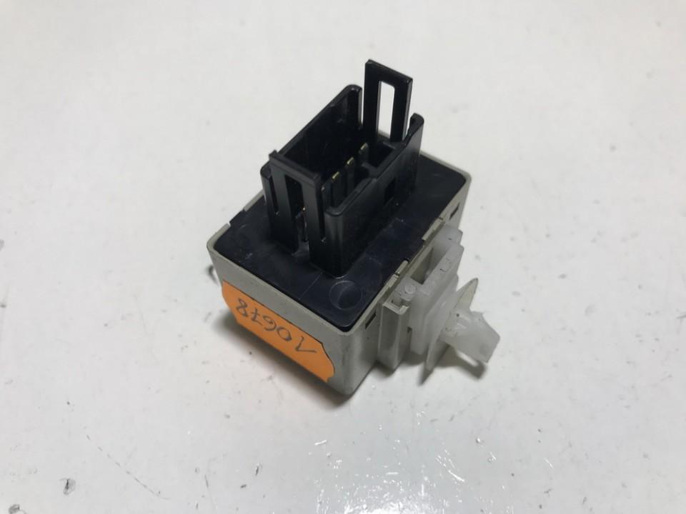 8198005040 Toyota Corolla Verso 2006 Relay module - Thumbnail 2