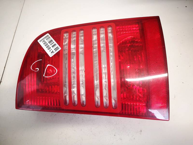 1U9945096B Skoda Octavia 2004 Tail Light lamp Outside - REAR RIGHT