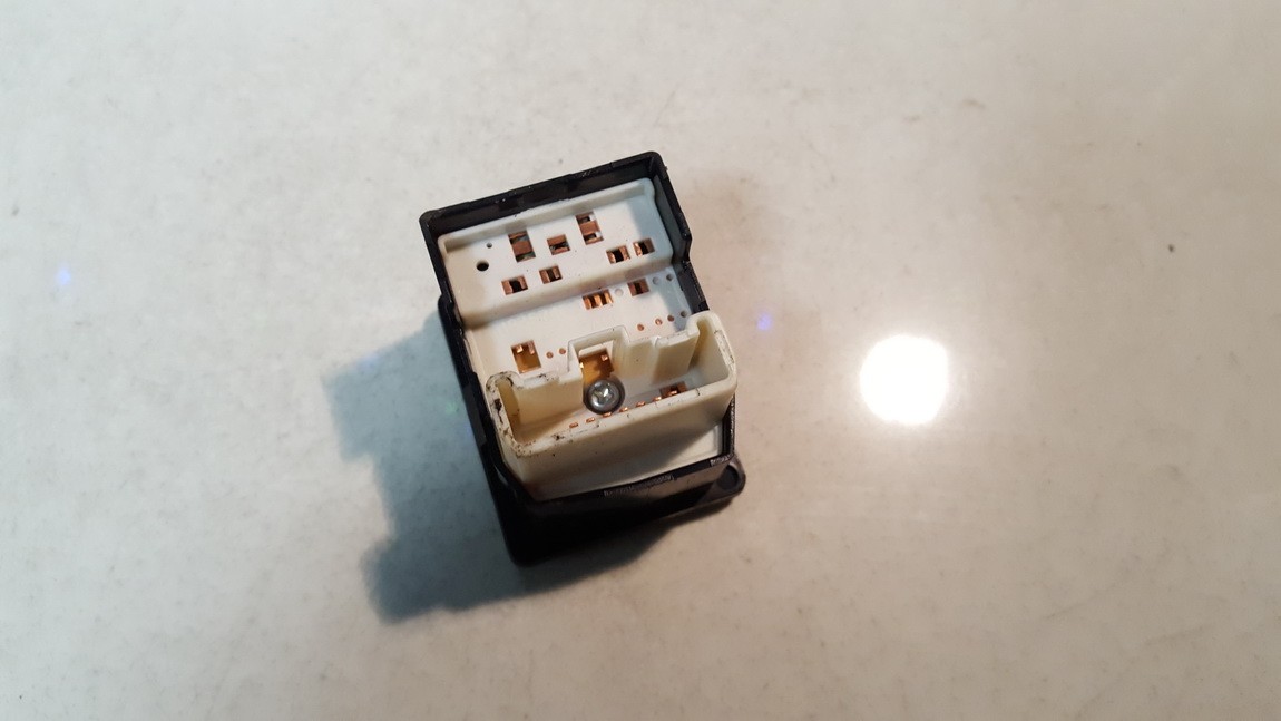 183574 Toyota RAV-4 2004 Ārējo spoguļu vadība - Thumbnail 2