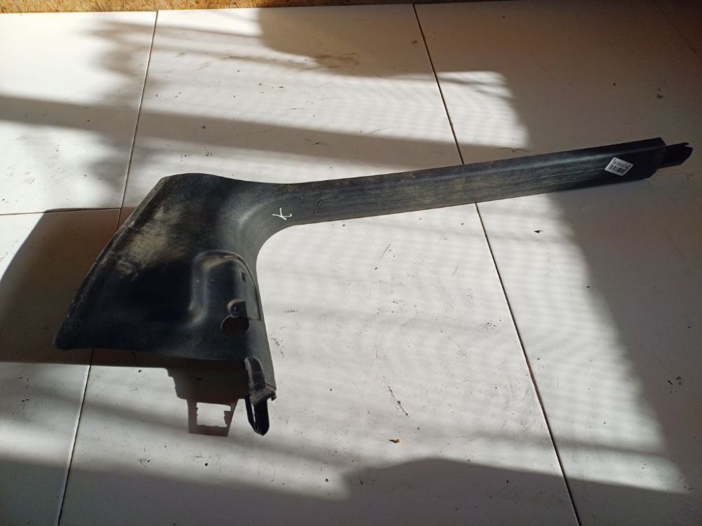 4F1867271B4PK Audi A6 2005 Накладка порога (внутренняя) левый передний