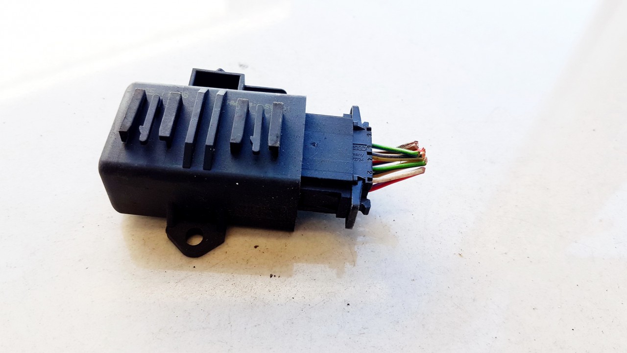 1K0959772 USED Relay module Volkswagen Passat 2010 EIS01007656 Used