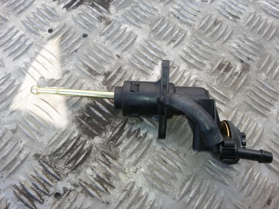 8E2721401T Audi A6 2003 Master clutch cylinder