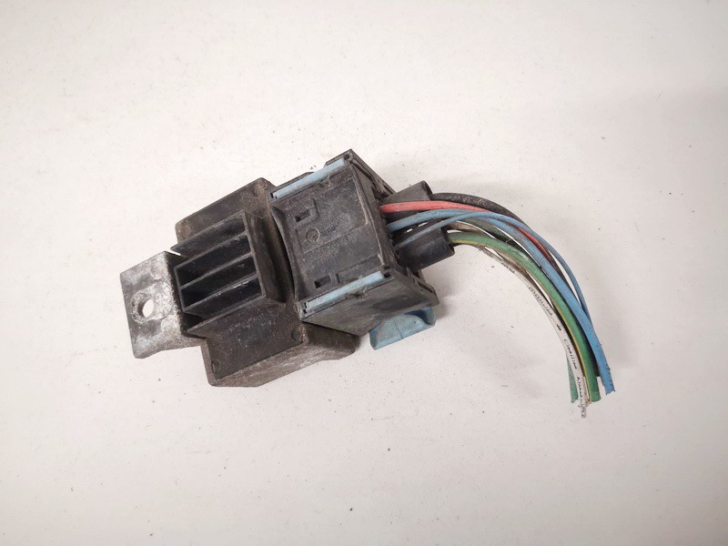 9640469680 used Glow plug relay Peugeot Partner 2007 1.6L 14EUR