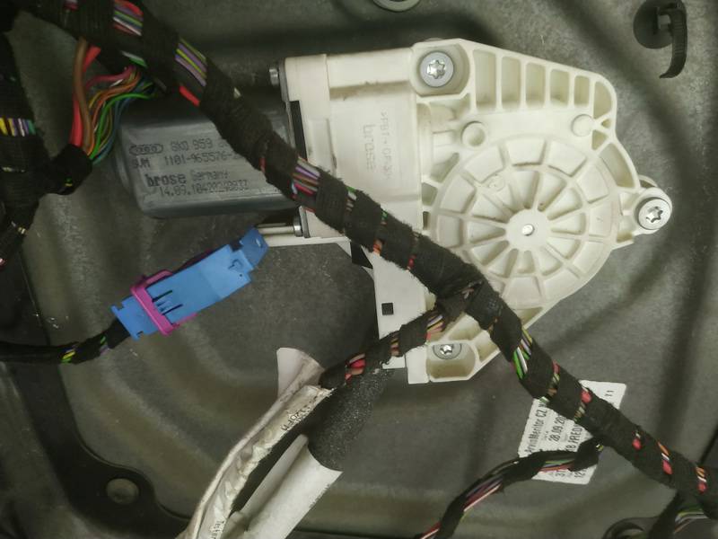 8K0959801A Skoda Superb 2011 Window Motor - FRONT LEFT