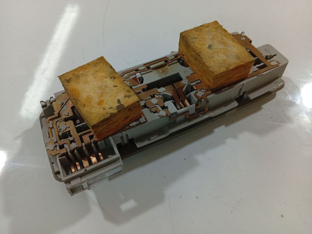 8200003037 Renault Espace 2004 Interior Light - FRONT - Thumbnail 3