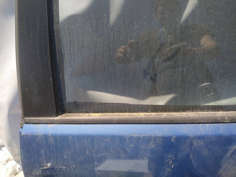 Volkswagen Polo 2007 Listón embellecedor de la ventana de la puerta trasera - TRASERO IZQUIERDO - Thumbnail 2