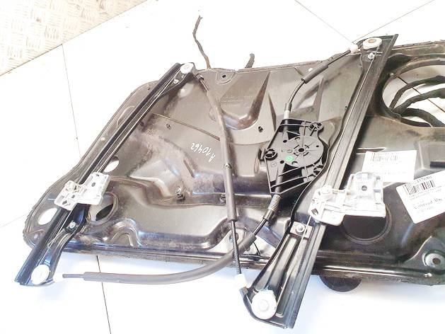 Volkswagen Bora 1999 Durvju loga pacēlājs - PRIEKŠA PA KREISI