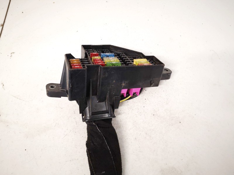 1K1941824 Volkswagen Jetta 2007 Fuse box