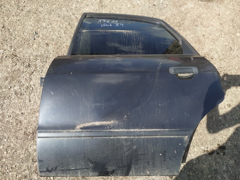 JUODOS Audi A4 1996 Durys G.K.