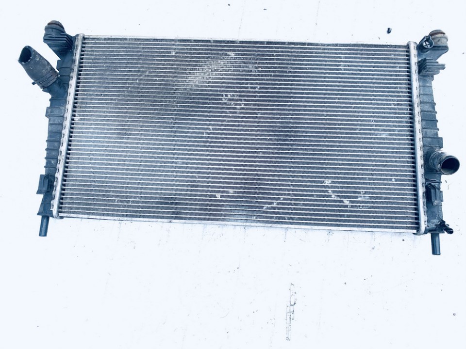 3M5H8005RK Ford Focus 2007 Ūdens radiators (dzesēšanas radiators)