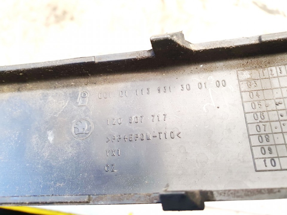 1Z0807717 Skoda Octavia 2005 Bampera moldings - PRIEKŠA PA KREISI - Thumbnail 3