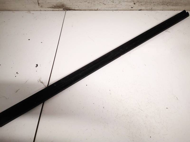 Skoda Octavia 2005 Glass Trim Molding-weatherstripping - FRONT RIGHT - Thumbnail 3
