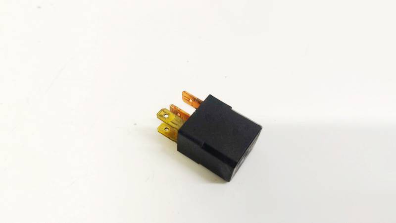 ACM33221 Mazda 2 2009 Relay module