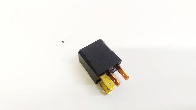 ACM33221 Mazda 2 2009 Relay module
