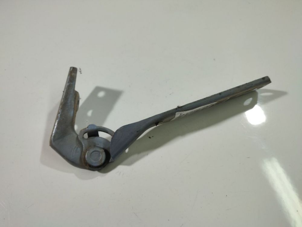 3B0823302 Volkswagen Passat 1997 Hood bonnet Hinge - FRONT RIGHT