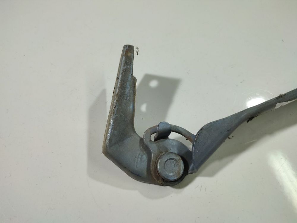 3B0823302 Volkswagen Passat 1997 Hood bonnet Hinge - FRONT RIGHT - Thumbnail 2