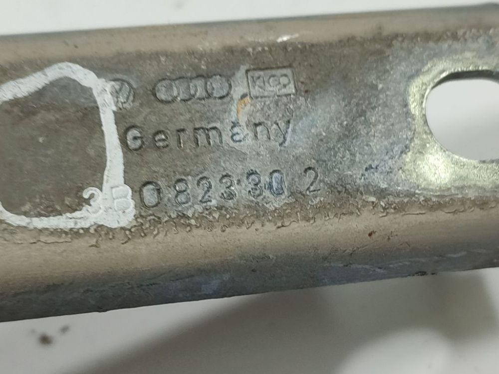 3B0823302 Volkswagen Passat 1997 Hood bonnet Hinge - FRONT RIGHT - Thumbnail 4