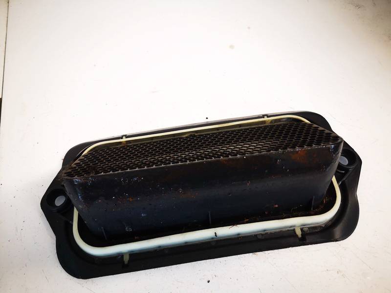 13343749 Opel Astra 2012 Ilmanotto ritilät - Thumbnail 3