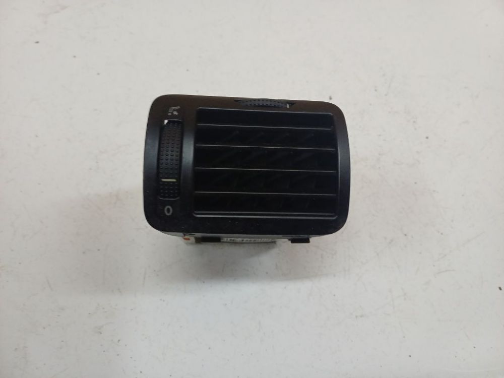 1841907001 Volkswagen Passat 1998 ventilation intérieur