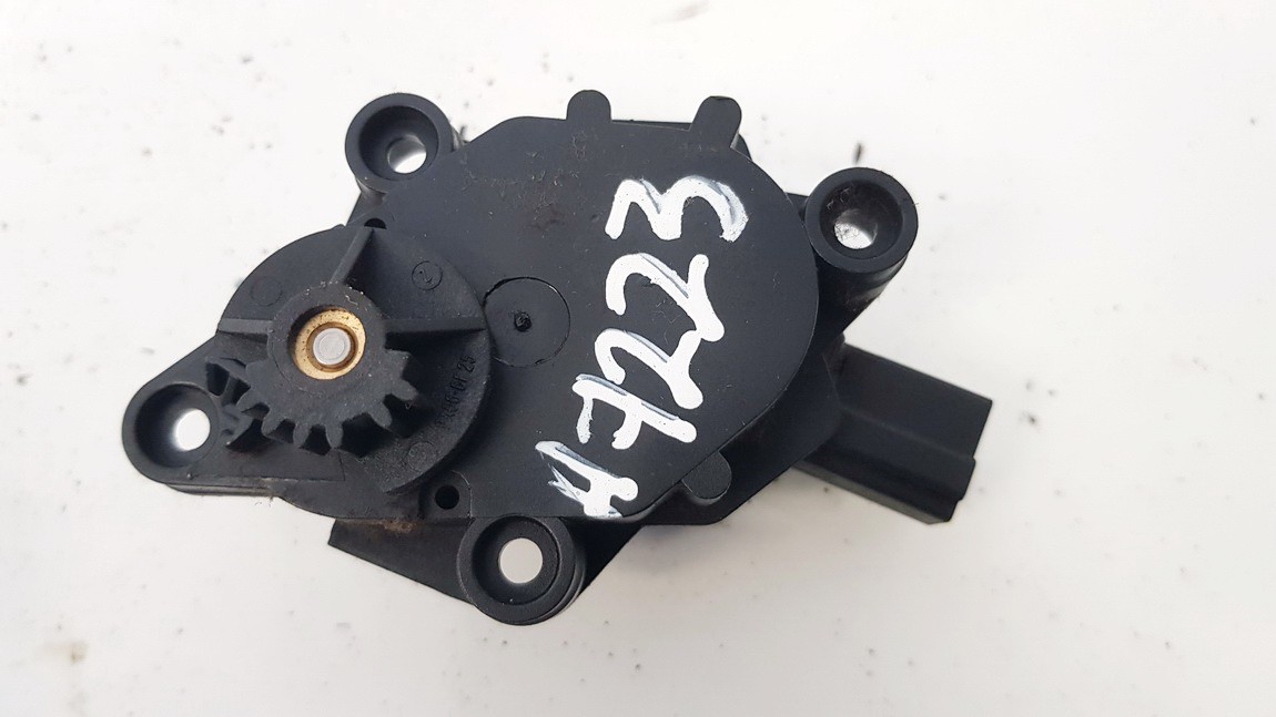090512499 Opel Omega 2001 Heater Vent Flap Control Actuator Motor - Thumbnail 2